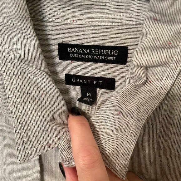 Gray pinstripe Banana Republic button down, NWT - Picture 2 of 3